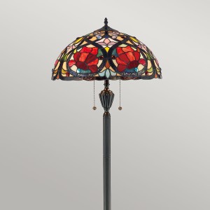 Lampa stojąca Larissa Elstead Lighting z kolorowym witrażowym kloszem.