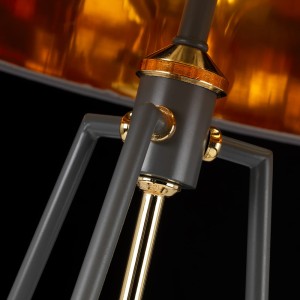 Lampa stojąca Ferrara Elstead Lighting 1x60W E27 Stal Szary - zbliżenie na detal konstrukcji i wykończenia.