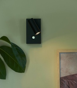 Lampa ścienna Kinkiet Nordlux LED Metal Czarny zawieszona na ścianie.