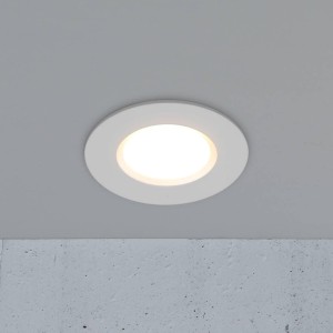 Lampa Sufitowa Spot Nordlux LED Plastik Biały zamontowana na suficie.