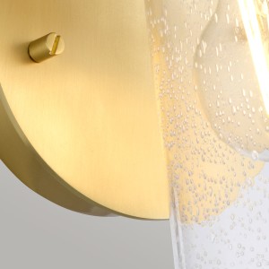 Lampa ścienna kinkiet Braelyn Elstead Lighting z kloszem z bąbelkami powietrza, szczotkowany mosiądz