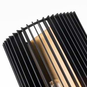 Lampa ścienna kinkiet Linara Elstead Lighting z czarną stalą i naturalnym mosiądzem.