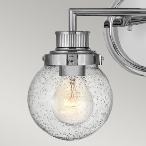 Lampa ścienna kinkiet Poppy Elstead Lighting z polerowanego chromu, szkło z bąbelkami powietrza, włączona żarówka E27.