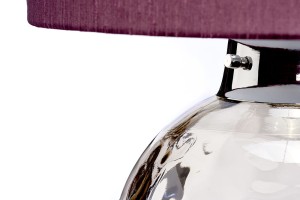 Lampa stołowa Kara Elstead Lighting – polerowany nikiel i przydymione szkło.