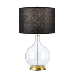 Lampa stołowa Orb Elstead Lighting z czarnym abażurem i szklaną podstawą.