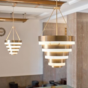 Lampa wisząca Echelon Elstead Lighting 8xE14 40W Stal Sztuczny alabaster Stary mosiądz.