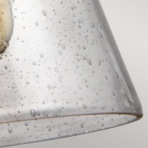 Lampa wisząca Loras Elstead Lighting z kloszem ze szkła z bąbelkami powietrza.