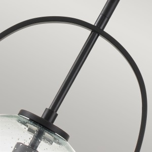 Lampa wisząca Somerset Elstead Lighting z czarną stalą i szkłem z bąbelkami powietrza.