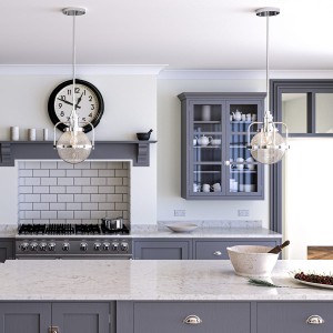 Lampa wisząca Triocent Elstead Lighting w nowoczesnej kuchni.