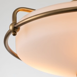 Lampa sufitowa plafon Griffin Elstead Lighting opalowe szkło i wyblakły mosiądz.