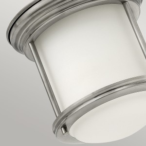 Lampa sufitowa plafon Hadrian Elstead Lighting, stalowy antyczny nikiel, trawione szkło opalowe.