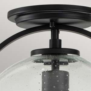 Lampa sufitowa plafon Somerset Elstead Lighting z czarnym wykończeniem i szklanym kloszem z bąbelkami powietrza.