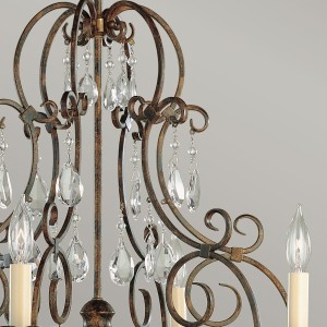 Lampa wisząca/żyrandol Chateau Elstead Lighting z kryształowymi detalami.