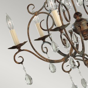 Lampa wisząca żyrandol Chateau Elstead Lighting z kryształowymi ozdobami.