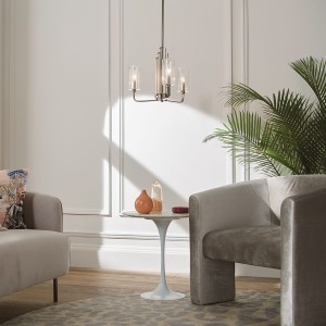 Lampa wisząca Kimrose Elstead Lighting 3xE14 40W w salonie.