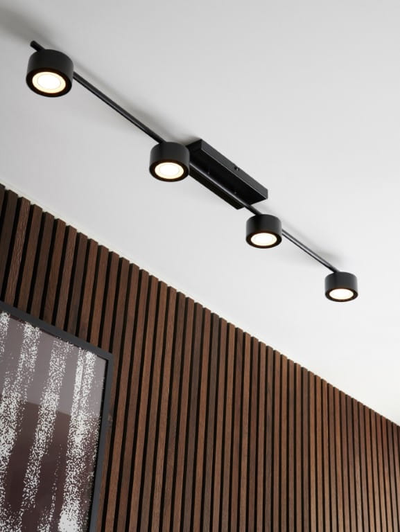 Lampa sufitowa CLYDE Nordlux 4xLED Metal Czarny zamontowana na suficie.